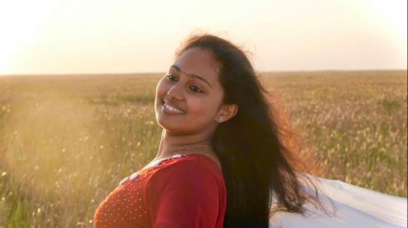 美国_社会|美国男子因家庭矛盾疯狂地捅妻子17刀，又开车从她身上辗轧过去