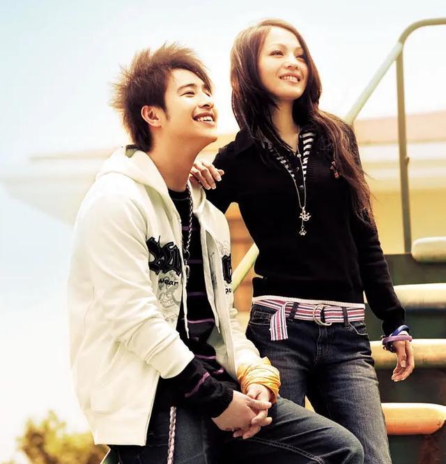 想当年在cp粉眼里张韶涵跟潘玮柏才是最可惜的一对金童玉女