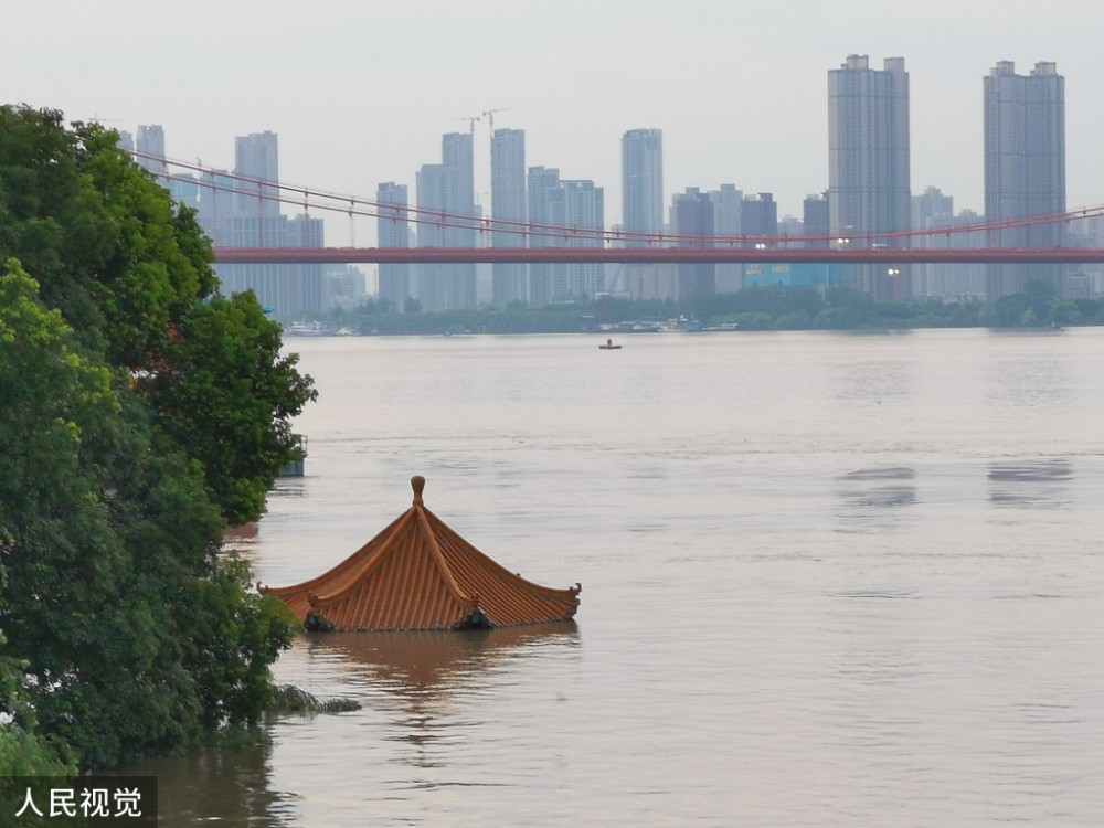 长江汉口站仍维持高水位武汉一级战备迎洪峰