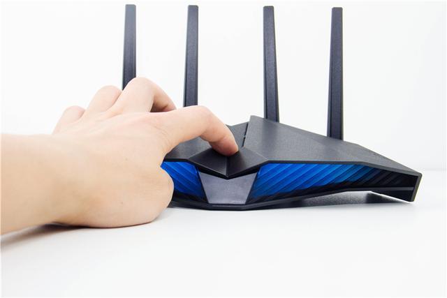 华硕wifi6路由rt Ax82u上手 从此开启极致电竞新体验 腾讯新闻