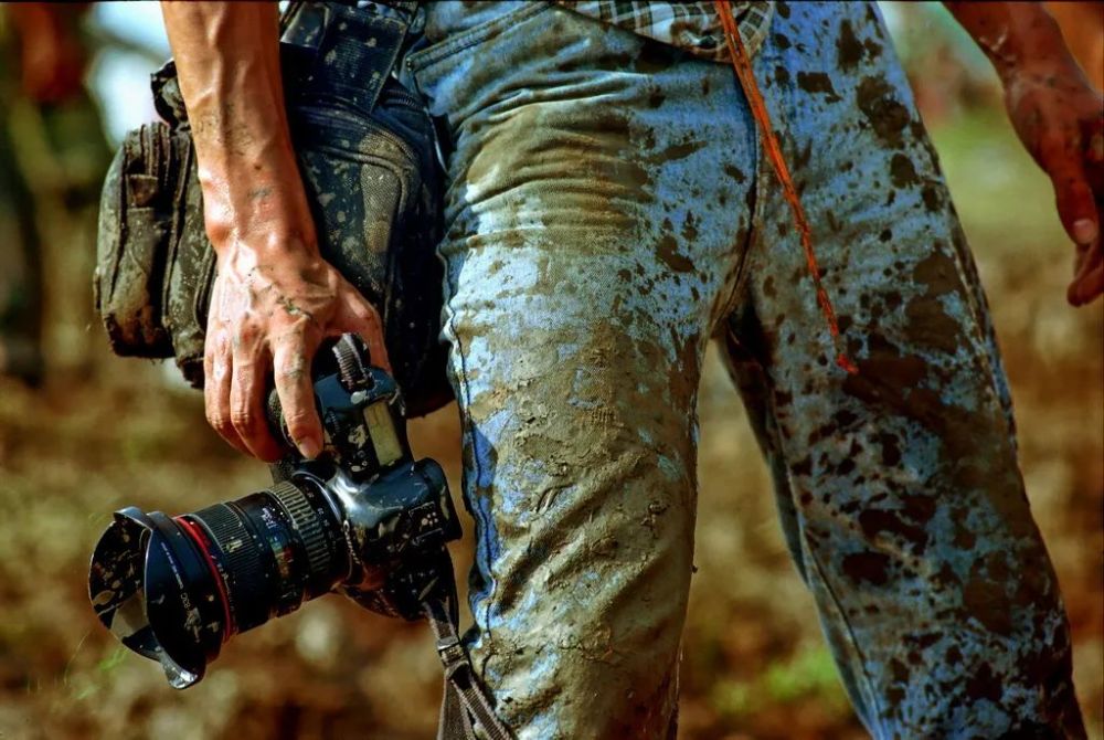 拍卖所得将作为映纪实影像基金,支持中国当代纪实摄影创作者 no