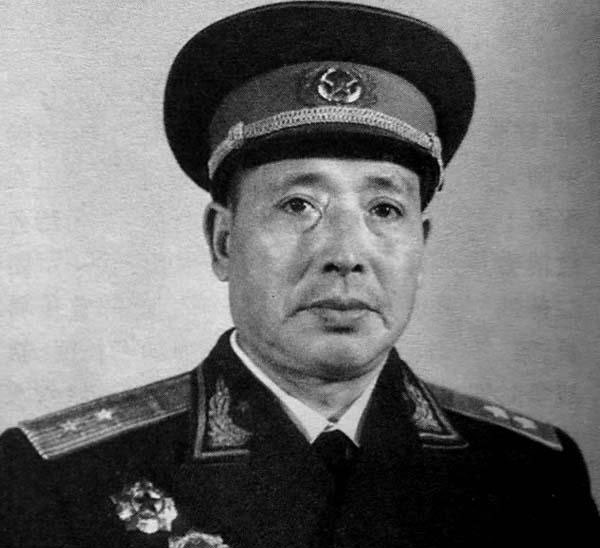 朱老总亲自邀请他参军还让妻子给他缝衣服后来成为开国中将