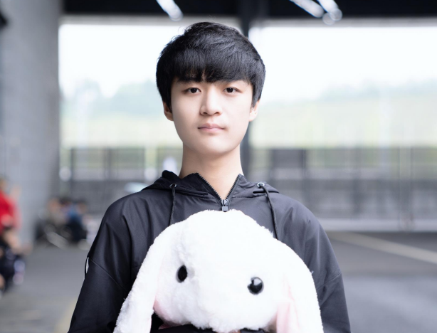 嗨氏直播间怒怼ag莲他就是个白眼狼网友没想到是这种人