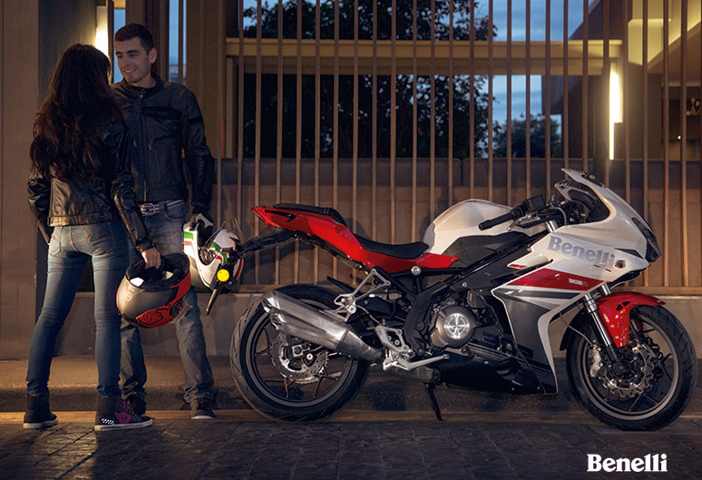 有一款轻量级仿赛跑车引起了奔波儿灞的兴趣,它就是2020款贝纳利飓风