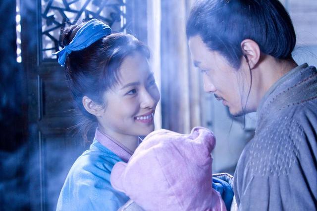 狂放不羁的彩戏师,钟情于在街头巷尾和民间艺人们切磋魔术,并希望治好