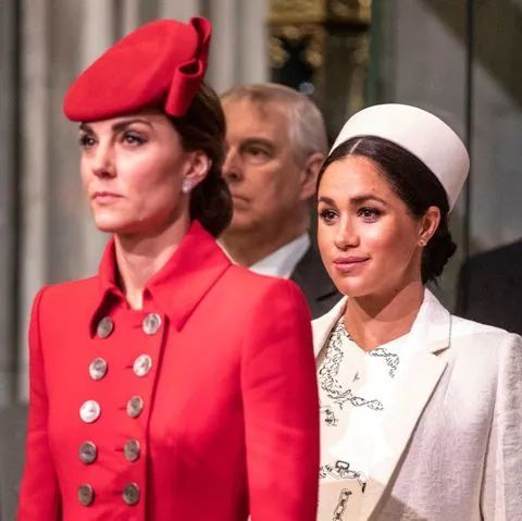 哈里梅根|哈里梅根新书：两人一见钟情！而凯特威廉总搞“歧视”……