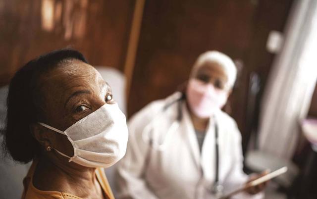 新冠病毒|为什么黑人和亚洲人更容易死于新冠病毒？英国资助科学家研究疫情中的不平等