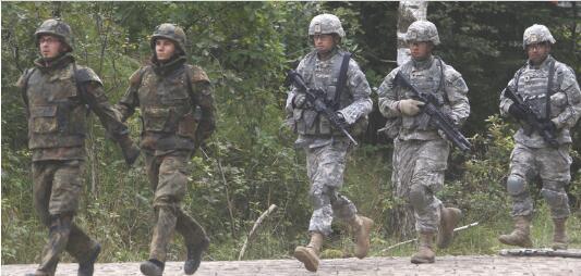 特朗普|五角大楼宣布撤离1.2万驻德美军，特朗普：我们不想继续当傻瓜