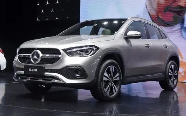 奔驰全新SUV，配1.3T竟然卖30万！