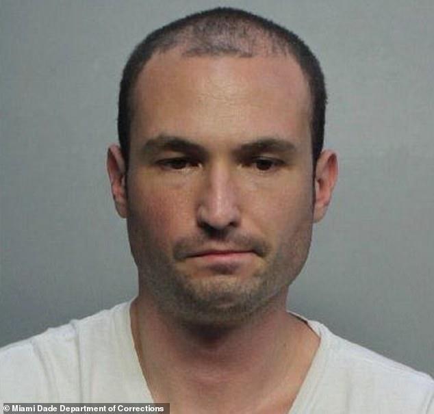 美国_社会|美国男子向一对手无寸铁母子开枪，只因对方未与其保持社交距离