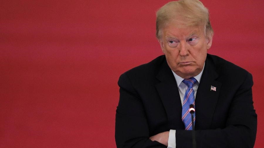 斯特拉·伊曼纽尔|转发伪科学视频被CNN记者“灵魂拷问”，特朗普缩短简报会流程扭头就走