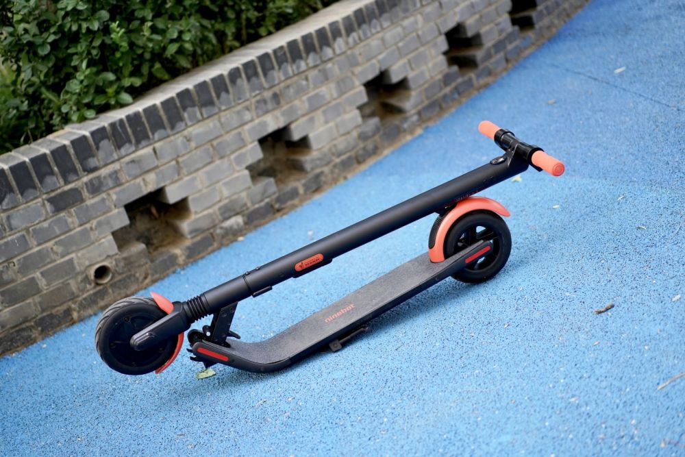 九号电动滑板车es1l体验1499元的入门高颜值滑板车