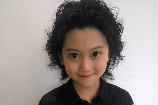 冯俊杰晒长歌行杀青合照热巴颜值抗打我只注意到吴磊