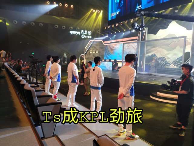 KPL：Ts暖阳成年了吗？Ts暖阳生日两任教练送祝福