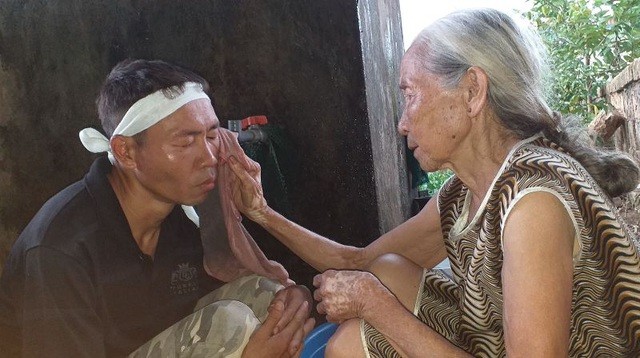 自杀|儿子儿媳都患精神疾病儿媳又自杀，8旬老妇只能独自抚养2个孙子