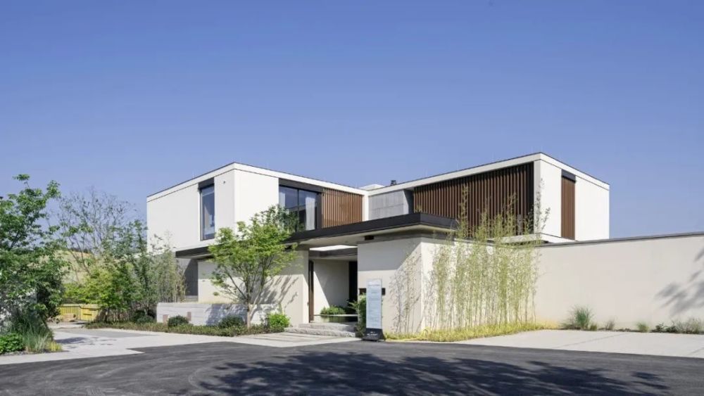 宋卫平的现代桃花源全新的玻璃盒子绿城第一个现代山地项目