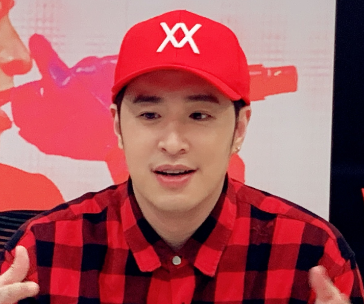 潘玮柏成家后又一圈内男艺人官宣啦夫妻合影太甜了恭喜