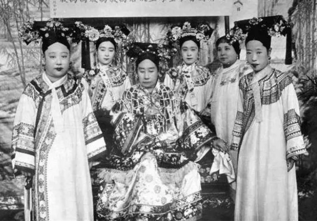 清朝老照片后宫嫔妃为何都很丑?其实是你没有见过漂亮的