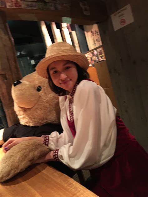 茱莉亚|23岁富豪千金征男友要求对方有6000亿 网友听了翻白眼