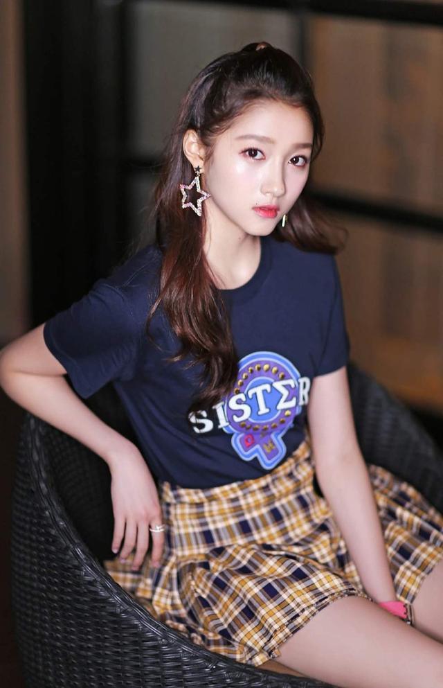 一共有9位女星参与这份榜单的角逐,她们都是近几年成绩斐然的流量女星