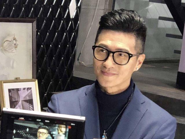 58岁前亚视一哥保养似小伙,重回tvb沦为配角,两段父女恋皆分手