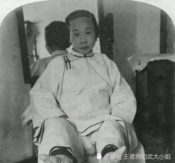 古代的女人为什么裹脚 从何时开始的 缠足 儒家思想 小脚
