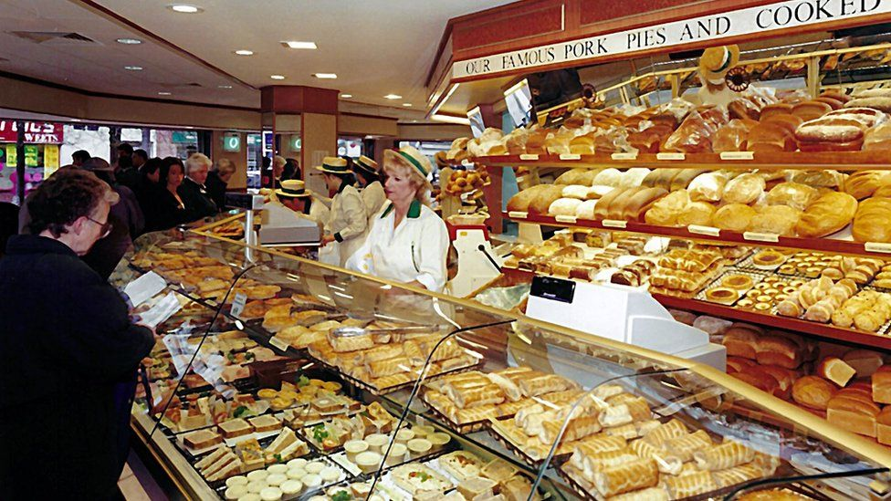 英国_社会|英国面包店拒绝卖东西给94岁和86岁老人，因为他们不能刷卡支付