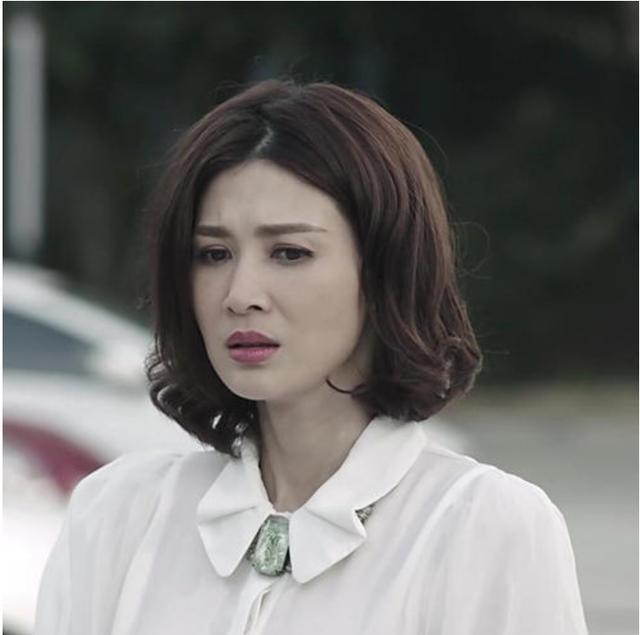 童蕾情断周一围嫁富商6年豪门梦碎欠14亿和老公一起还巨债