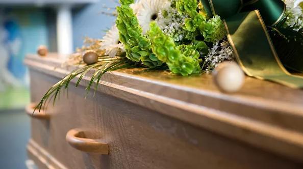 津巴布韦_社会|津巴布韦99岁老妇在葬礼上两次“复活”，差点被活埋