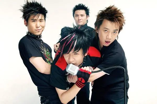 花儿乐队重组,却没有大张伟,当年他们为什么解散?