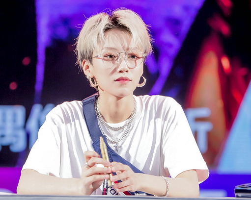 the9成员戴眼镜陆柯燃越来越像男生看到喻言老师教的哪个班