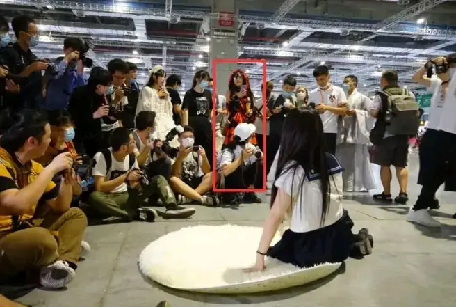 漫展jk少女遭人身攻击后报警,尚未立案!