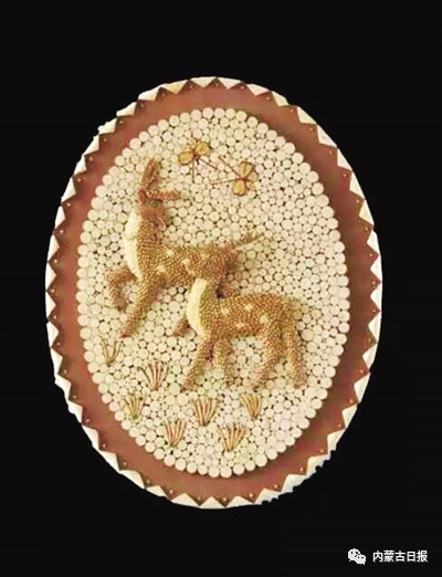 于当地民族手工艺制作师傅,1988年至2010年潜心钻研柳编手工艺开发