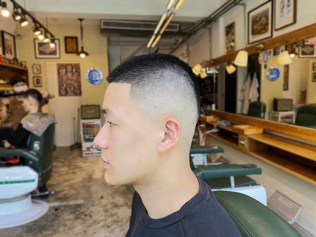 能剪这4款两边剃光发型的男生颜值都不会差