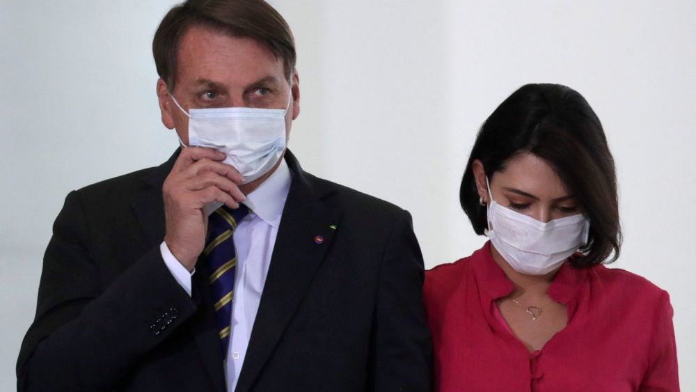 贾伊尔·博尔索纳罗|到底谁传染的：巴西总统刚宣布康复，第一夫人又被确诊，政府部长感染了5个