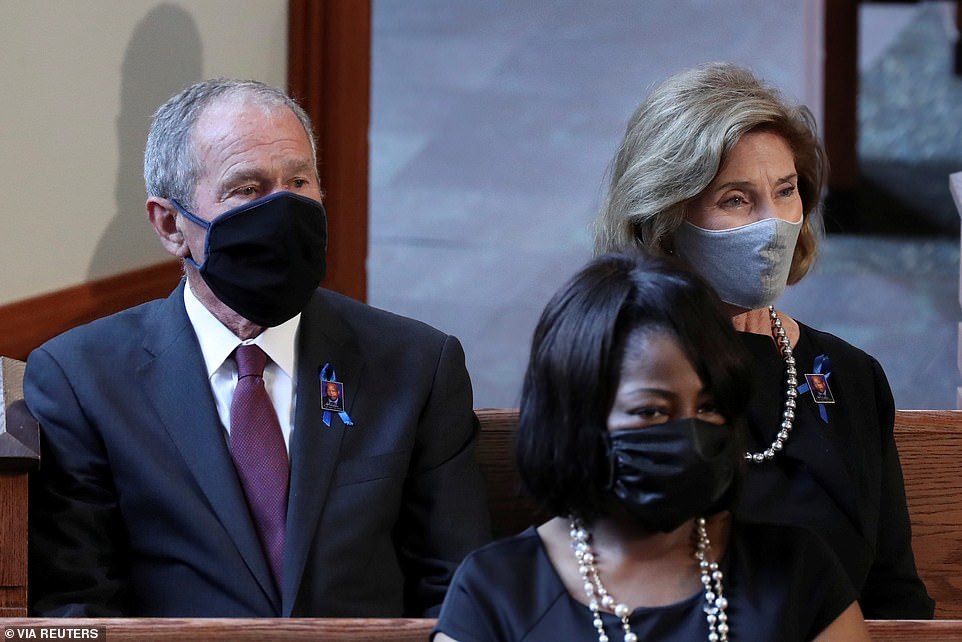 唐纳德·特朗普|美国三位前总统齐聚约翰·刘易斯葬礼，奥巴马暗讽特朗普，有人阻止投票