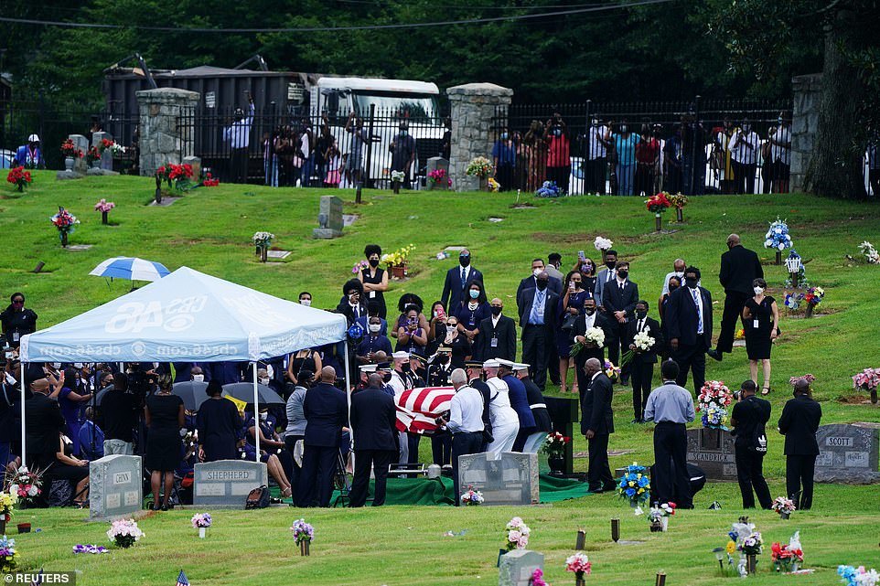 唐纳德·特朗普|美国三位前总统齐聚约翰·刘易斯葬礼，奥巴马暗讽特朗普，有人阻止投票