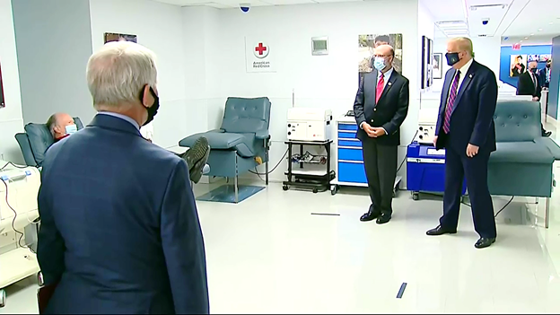 特朗普|握手言和？时隔多月，特朗普与福奇首次一同公开露面