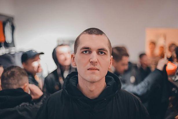 卡特赖特(andy cartwright),现年30岁,来自乌克兰是一名说唱歌手,在