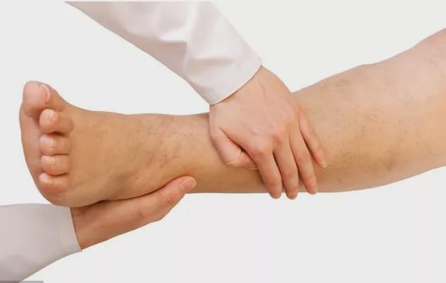 肾脏|肾脏异常，身体会有四个表现，若占上一个，三件事要尽早戒掉！