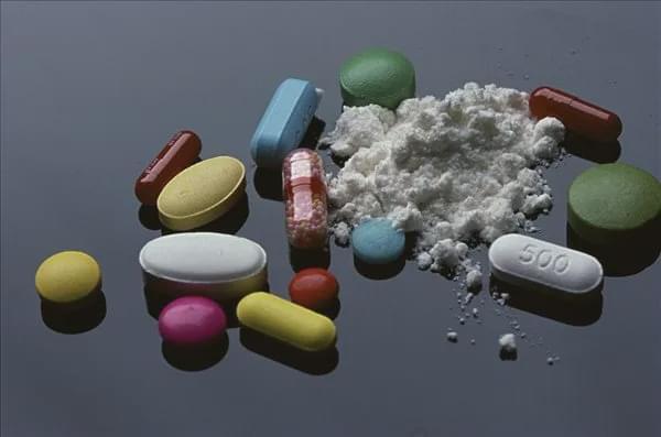 肾脏|肾脏异常，身体会有四个表现，若占上一个，三件事要尽早戒掉！