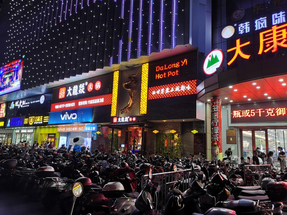 14年钦州高考状元吴善柳清华毕业选择在外当老师,为何不回钦州