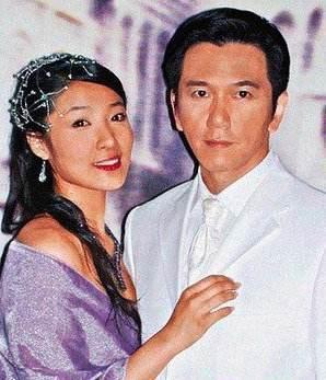 陈梅馨当时温兆伦和李美玲互咬不忠,两人还为财产问题对簿公堂,温兆伦