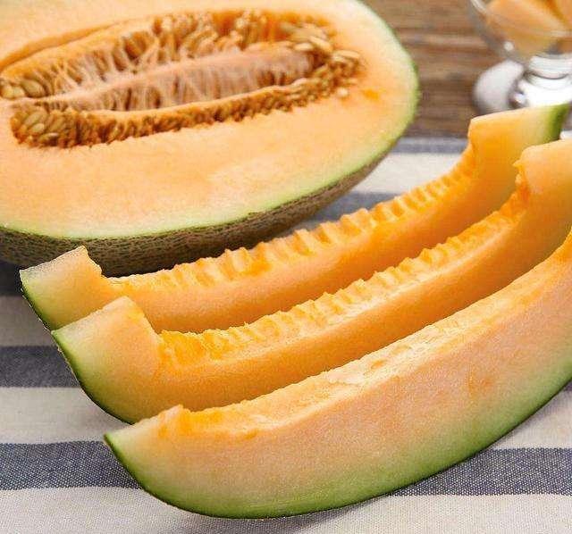 古诗词|3首消暑古诗词，文采飞扬意境美，带来一阵清凉舒心