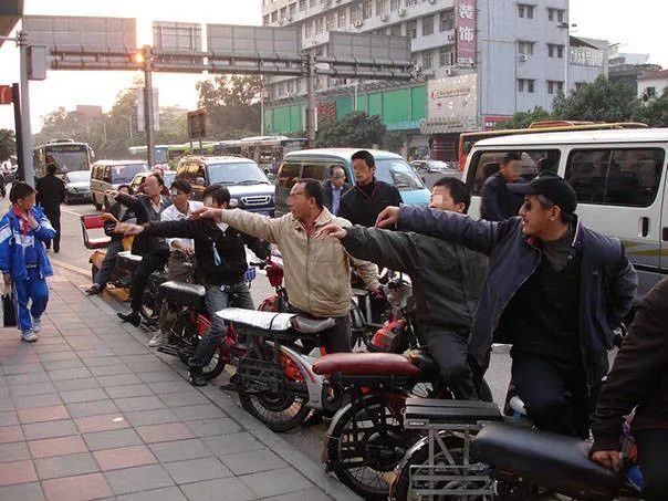 最高罚5000元,能否勒住西安"摩的"这匹"脱缰野马"?