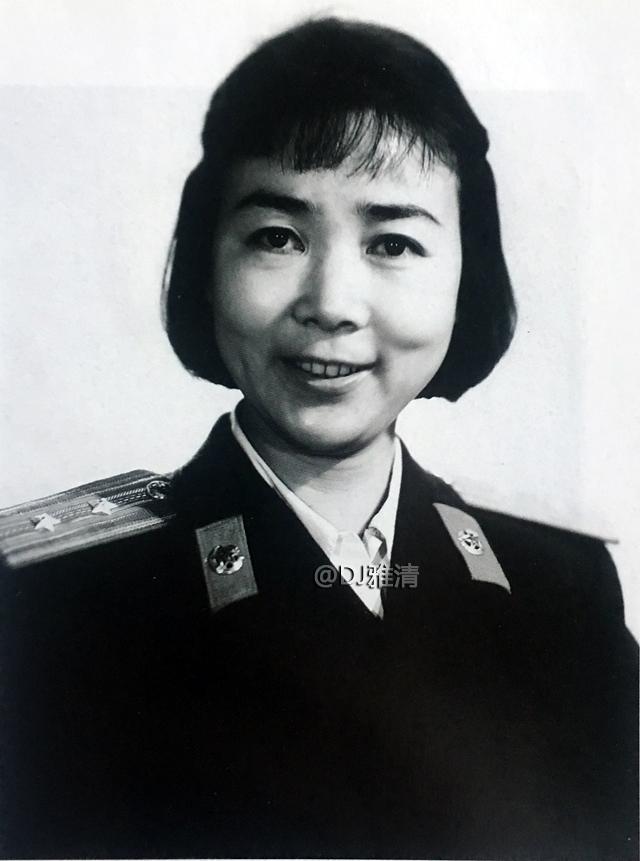 田华的爱情故事,因谈恋爱挨过处分,一生只爱一人,大儿子挂大校军衔