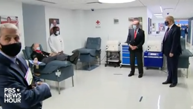 特朗普|握手言和？时隔多月，特朗普与福奇首次一同公开露面