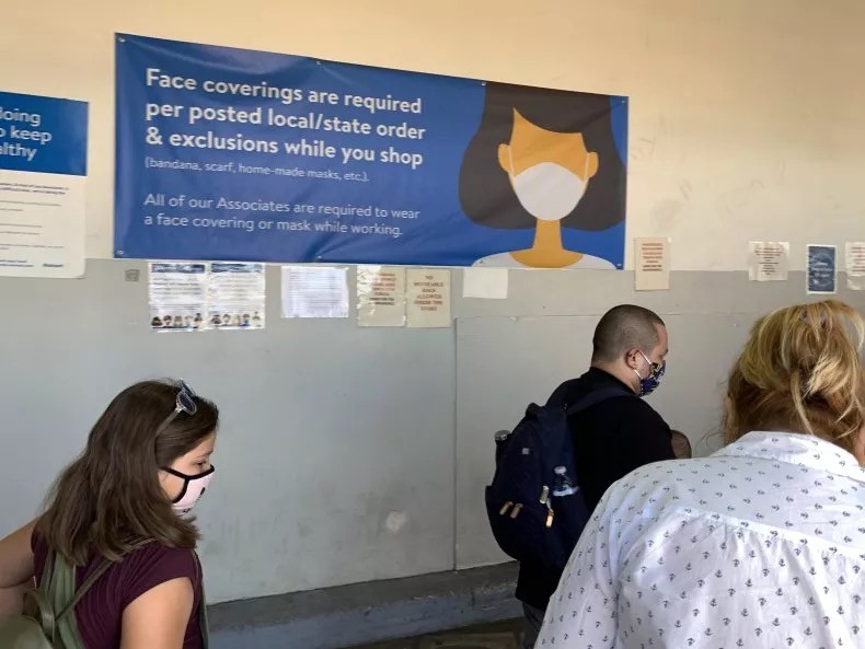 德西蕾|美国仨小朋友没戴口罩逛超市，被陌生女子咒骂“希望你们都去死”，网友热议