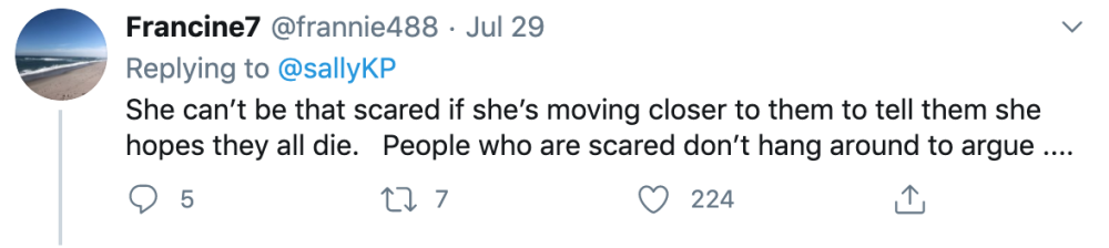 德西蕾|美国仨小朋友没戴口罩逛超市，被陌生女子咒骂“希望你们都去死”，网友热议