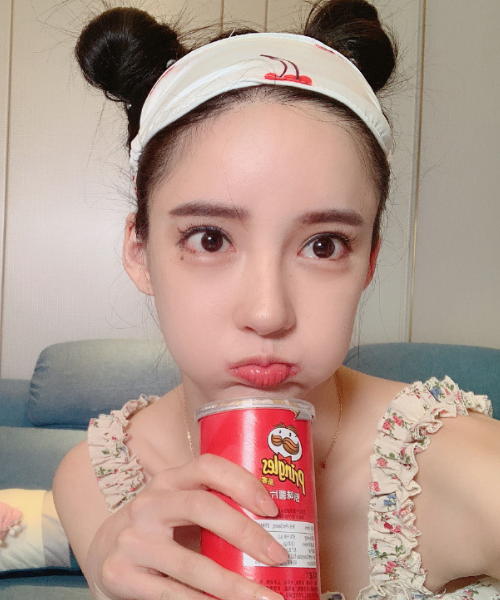 潘南奎晒出素颜照却被头皮抢镜连发际线都是假的